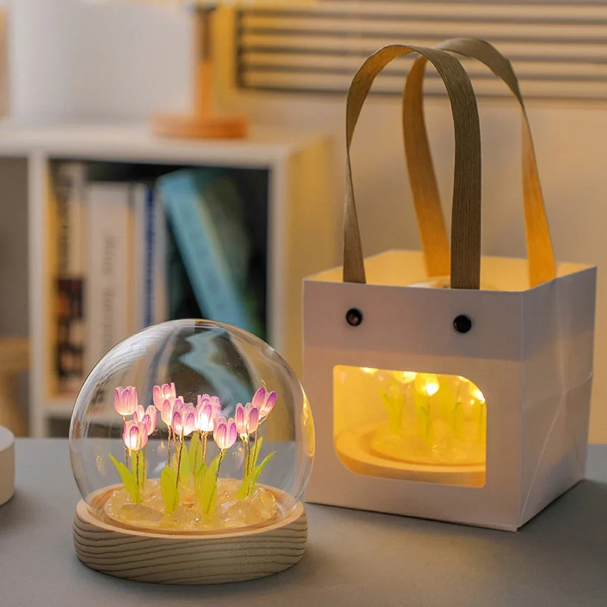 Tulip Glass Dome Light - Lámpara Tulipán en Cúpula de Cristal