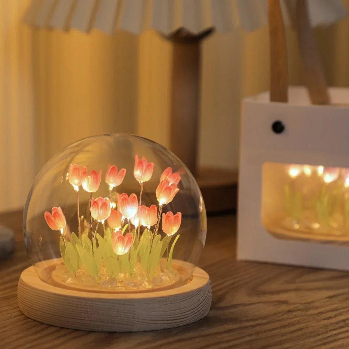 Tulip Glass Dome Light - Lámpara Tulipán en Cúpula de Cristal